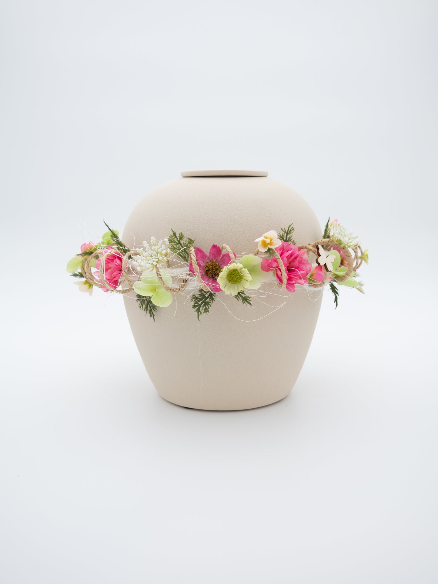 OmarmRing Verno herdenkingsurn met bloemenkrans – beige (Blush)
