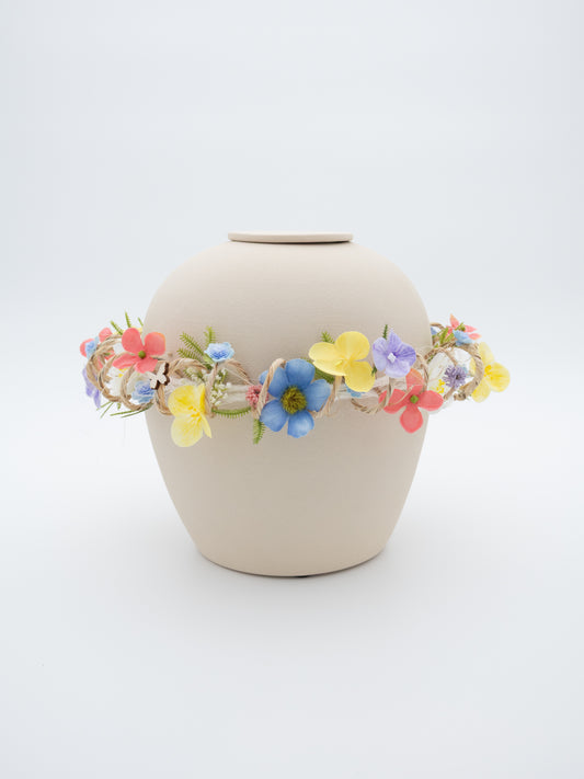 OmarmRing Verno herdenkingsurn met bloemenkrans – beige (Flora)